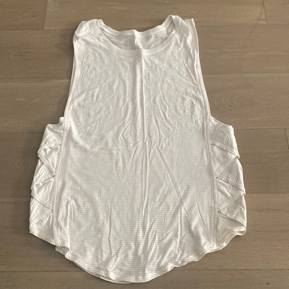 LULULEMON - Criss Cross Tank